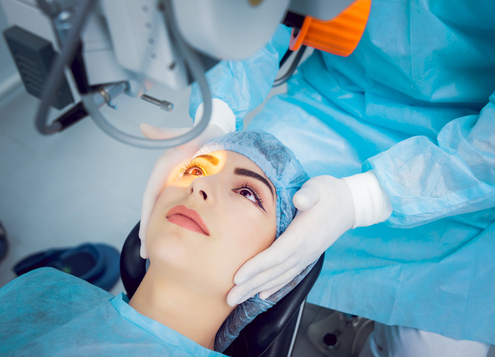 LASIK Surgery: What To Expect Before, During, And After the Procedure
